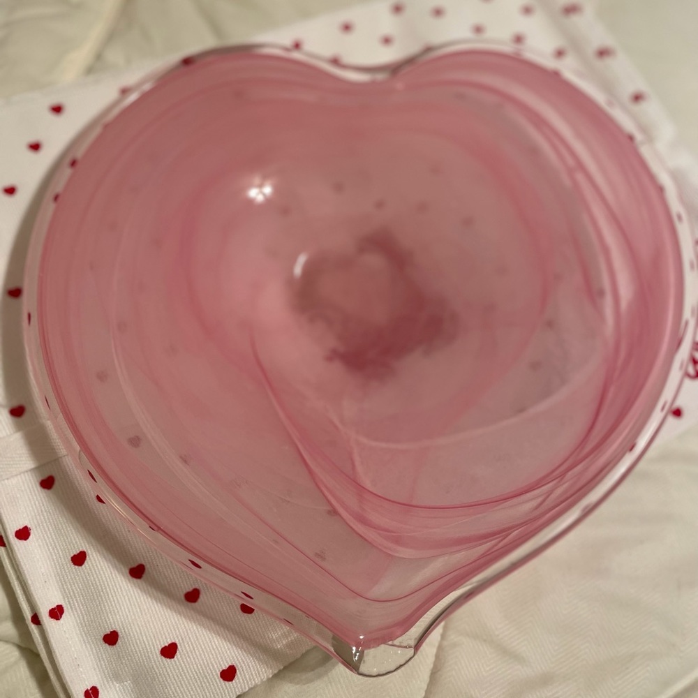 💗Beautiful Pink Swirl glass Heart plate for candy or cakes.  💗